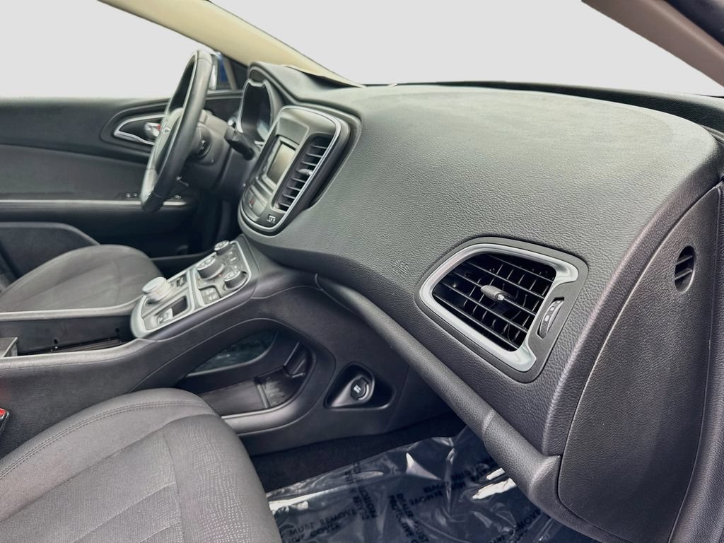 Used 2015 Chrysler 200 Limited w/ Convenience Group FWD image 28