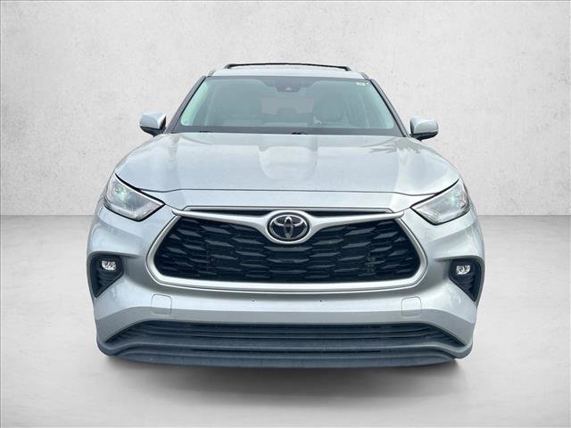 Used 2021 Toyota Highlander LE image 2