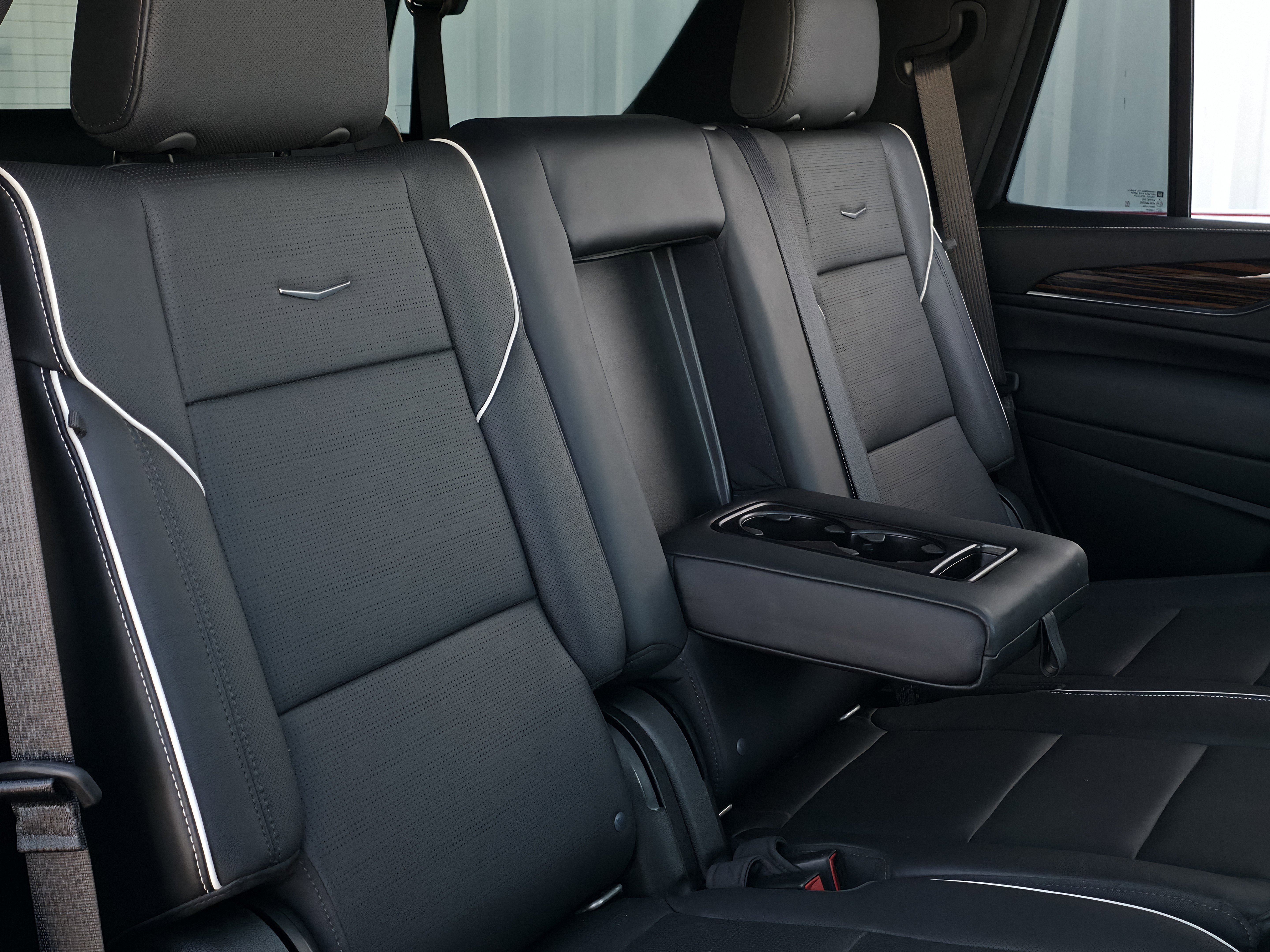 Used 2021 Cadillac Escalade Premium Luxury w/ Driver Assist Tech Package image 40