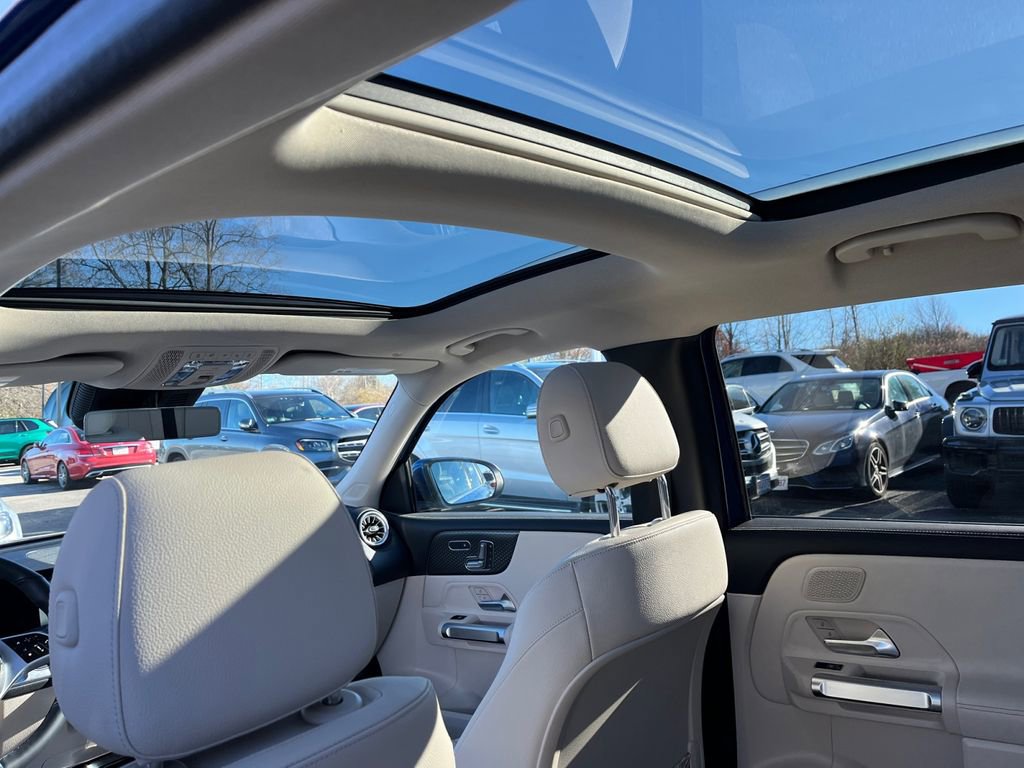 Certified 2025 Mercedes-Benz GLB 250 4MATIC image 15