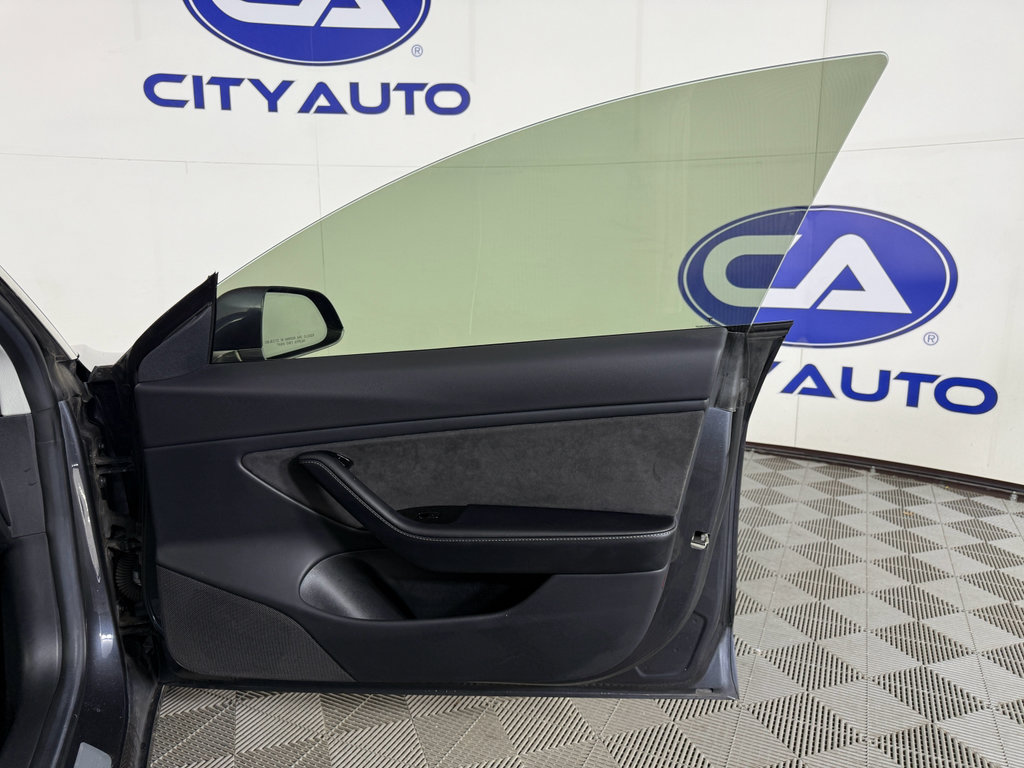 Used 2018 Tesla Model 3 Long Range image 14