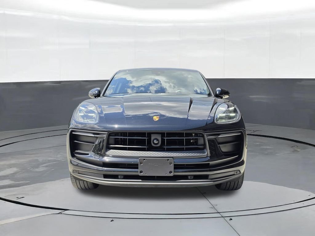Certified 2023 Porsche Macan image 10