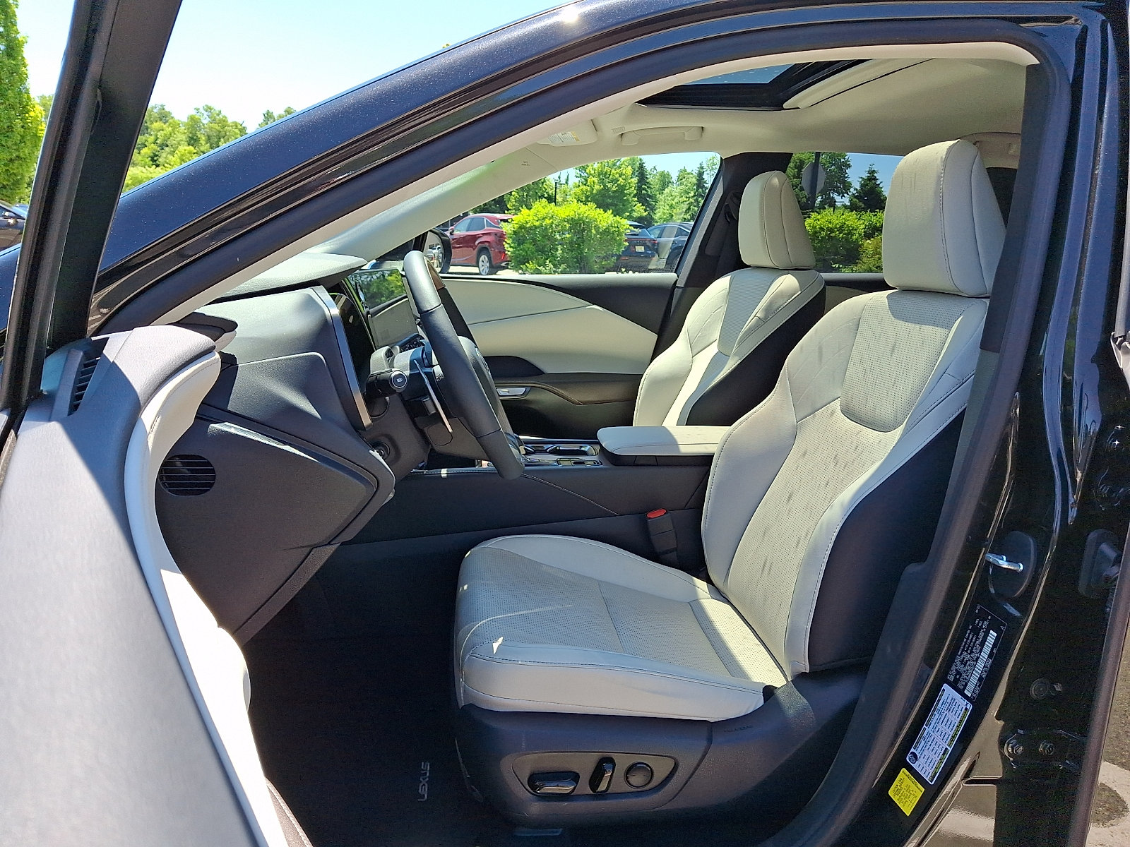Certified 2023 Lexus RX 350 Premium Plus w/ Cold Area Package AWD/4WD image 15