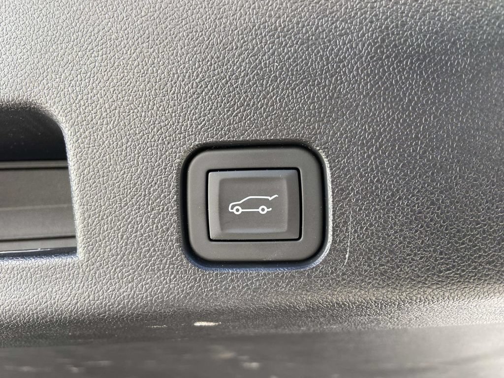 Used 2025 Buick Enclave Avenir w/ Super Cruise Package FWD image 10