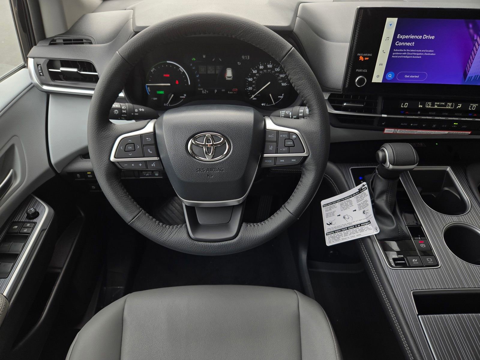 Used 2026 Toyota Sienna XLE image 11