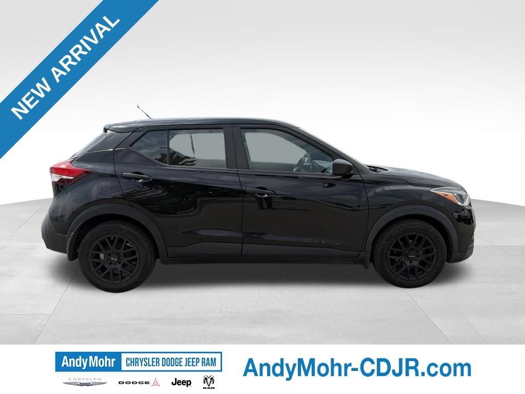 Used 2020 Nissan Kicks S FWD image 8