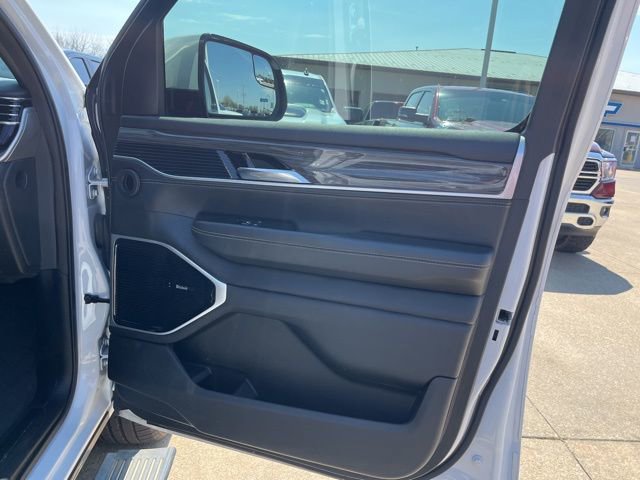 Used 2022 Jeep Wagoneer Series III w/ Premium Group I image 17