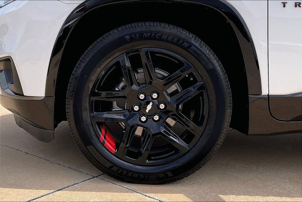 Used 2021 Chevrolet Traverse Premier w/ Redline Edition AWD/4WD image 8