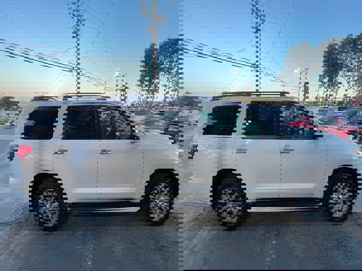 Used 2016 Toyota Sequoia Limited image 4