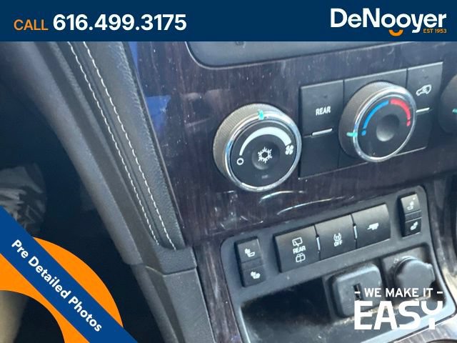 Used 2016 Chevrolet Traverse LT w/ Style and Technology Package AWD/4WD image 16