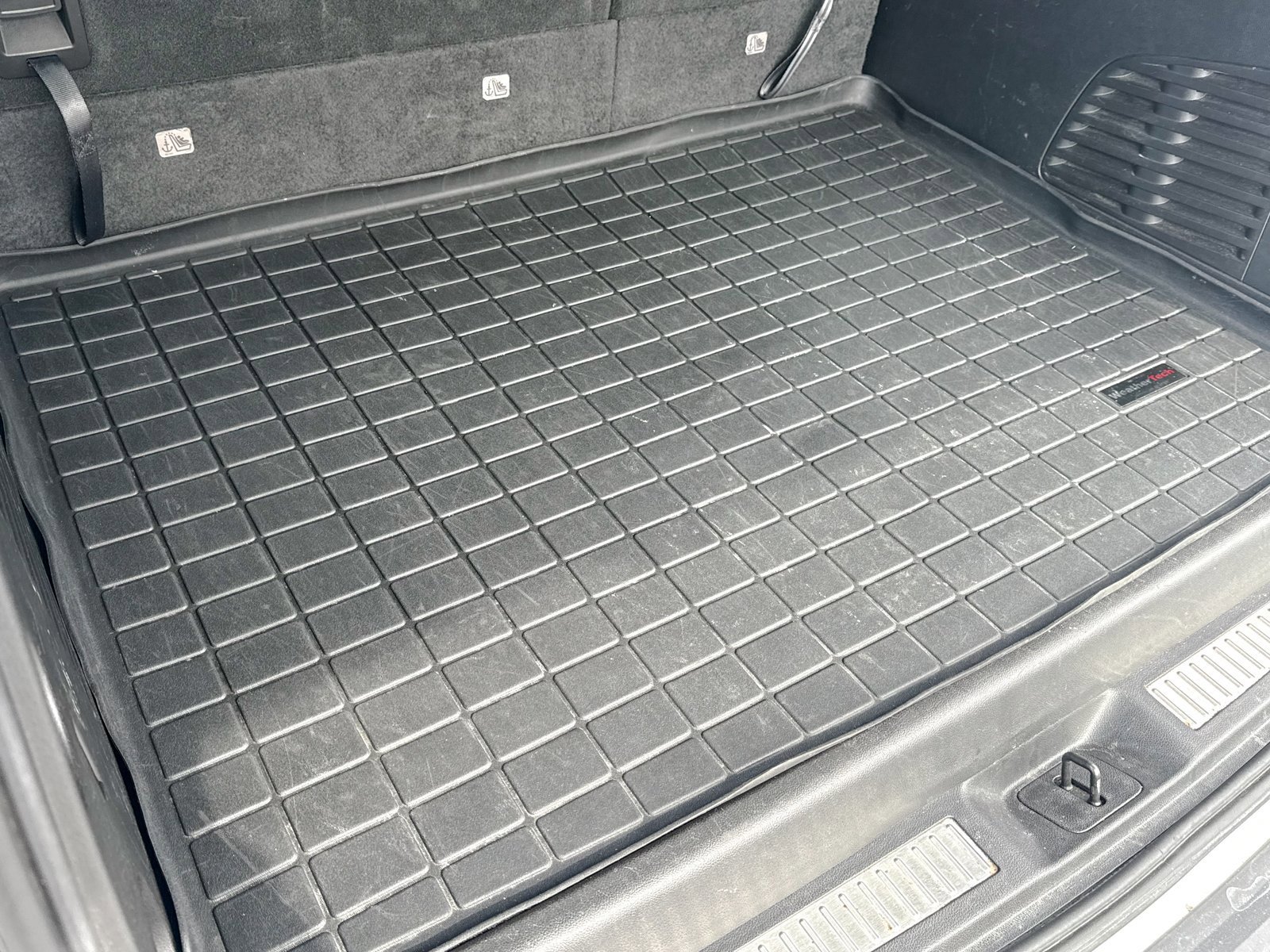 Used 2018 Chevrolet Suburban LT image 13