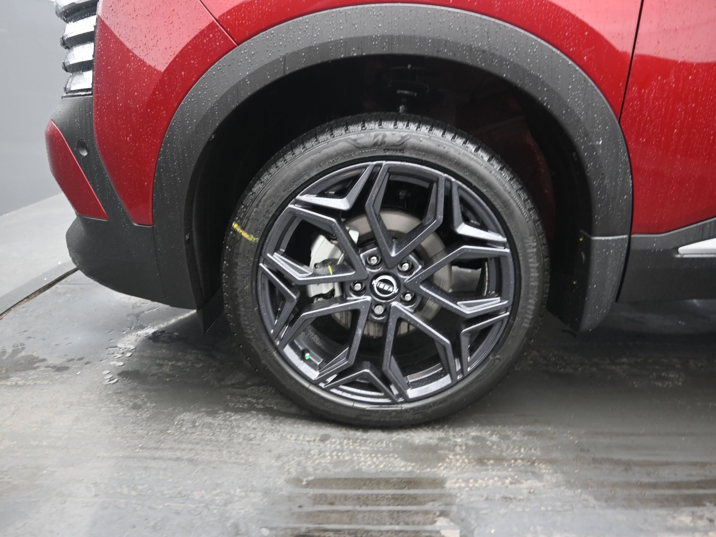 New 2026 Nissan Kicks SR image 9