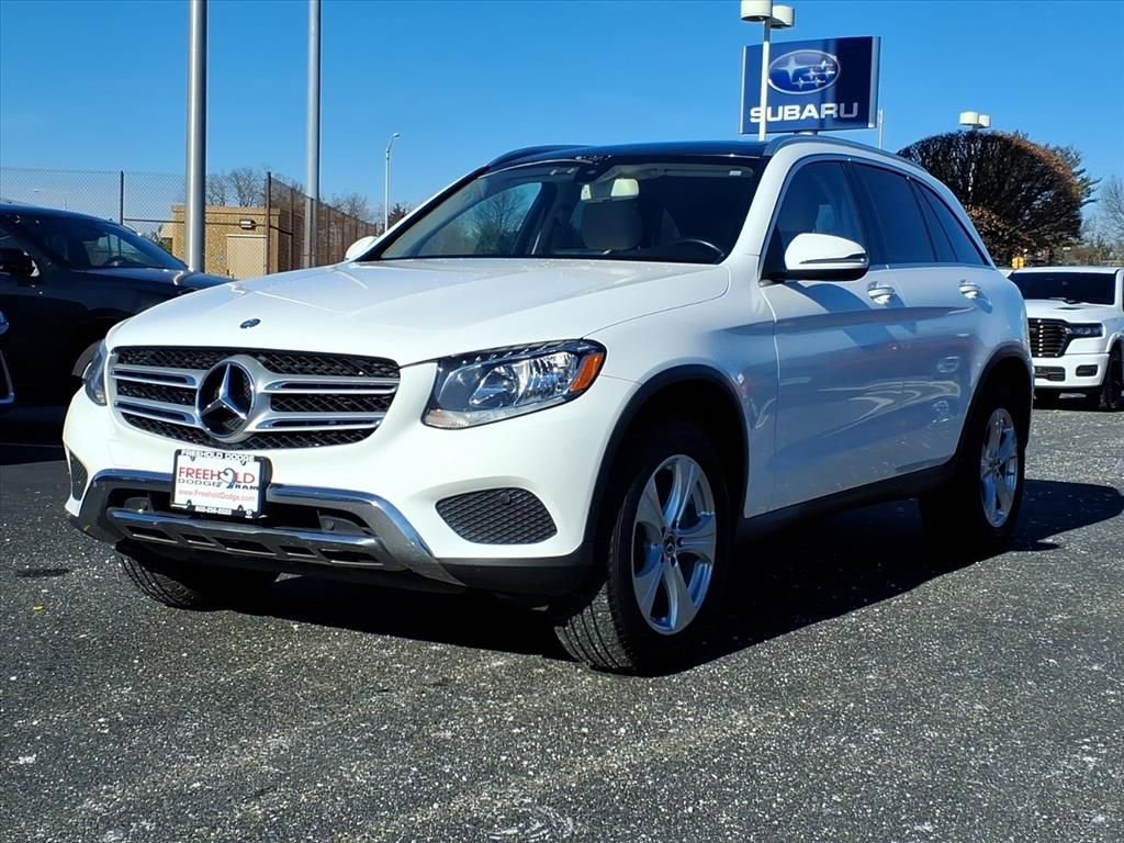 Used 2017 Mercedes-Benz GLC 300 4MATIC image 3