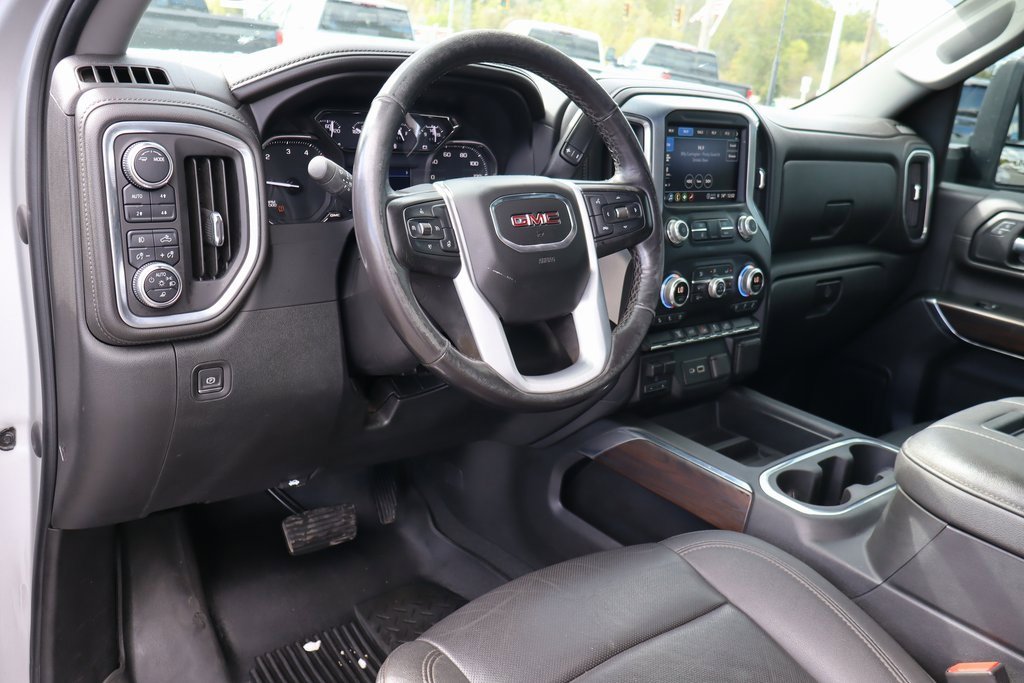 Used 2022 GMC Sierra 3500 SLT w/ SLT Convenience Package image 4