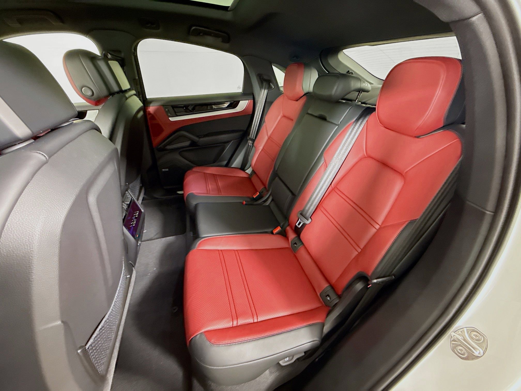 Certified 2025 Porsche Cayenne S image 16