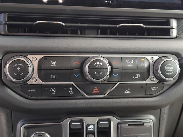 Used 2024 Jeep Wrangler Unlimited Rubicon w/ XTREMEE 35" Tire Package image 22