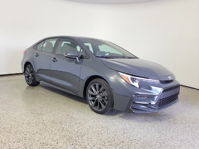 Used 2026 Toyota Corolla SE w/ SE Package FWD image 4