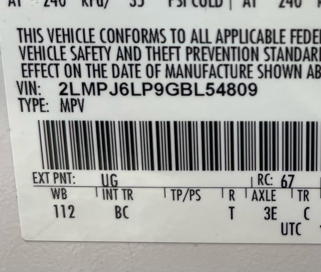 Used 2016 Lincoln MKX Reserve w/ Luxury Package image 39