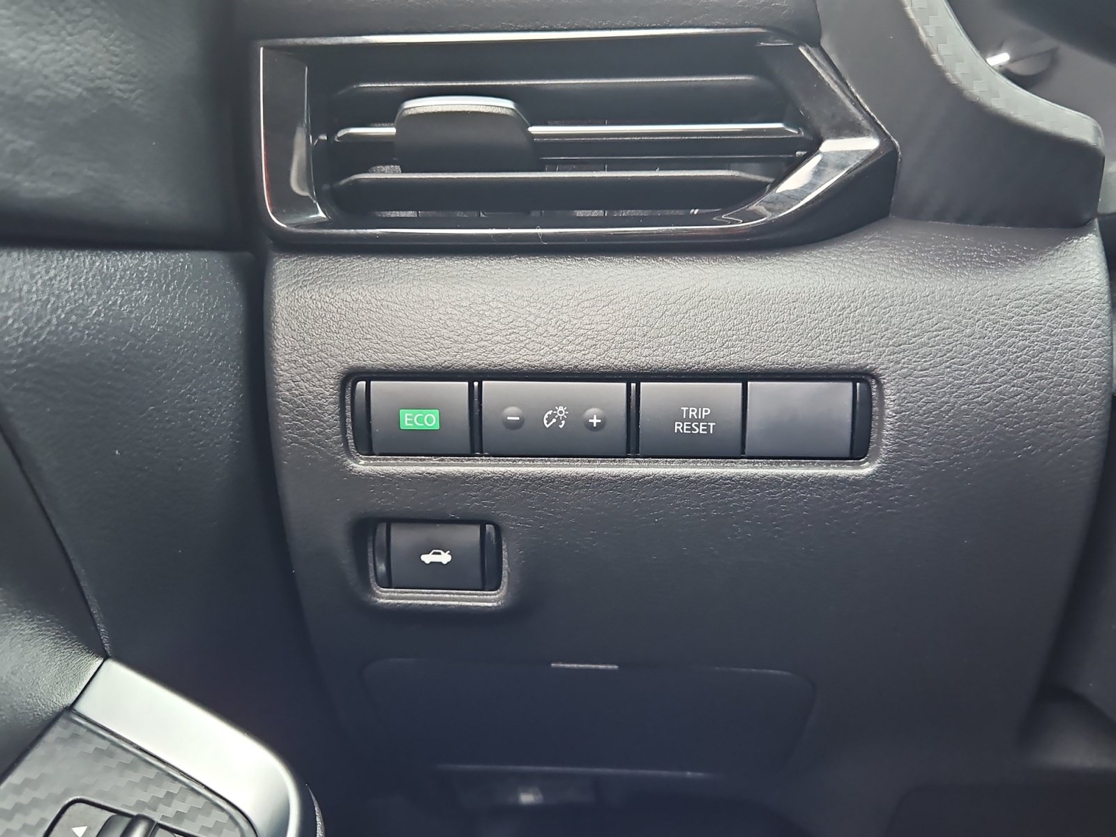 Used 2025 Nissan Sentra SR w/ SR Premium Package FWD image 27