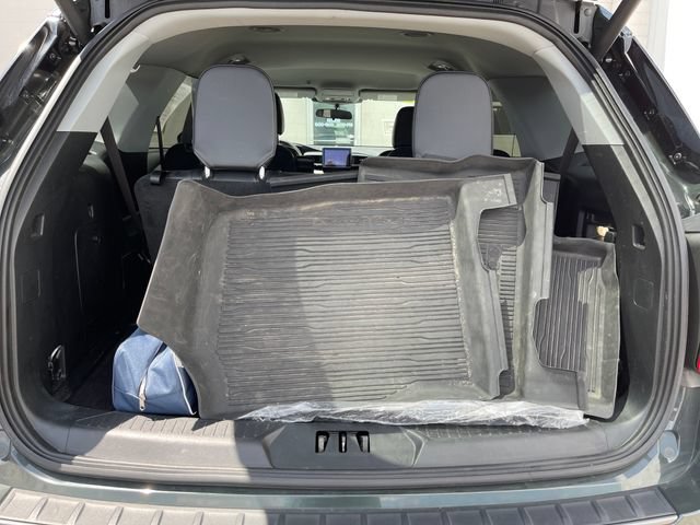 Used 2024 Ford Explorer XLT w/ Equipment Group 202A AWD/4WD image 27