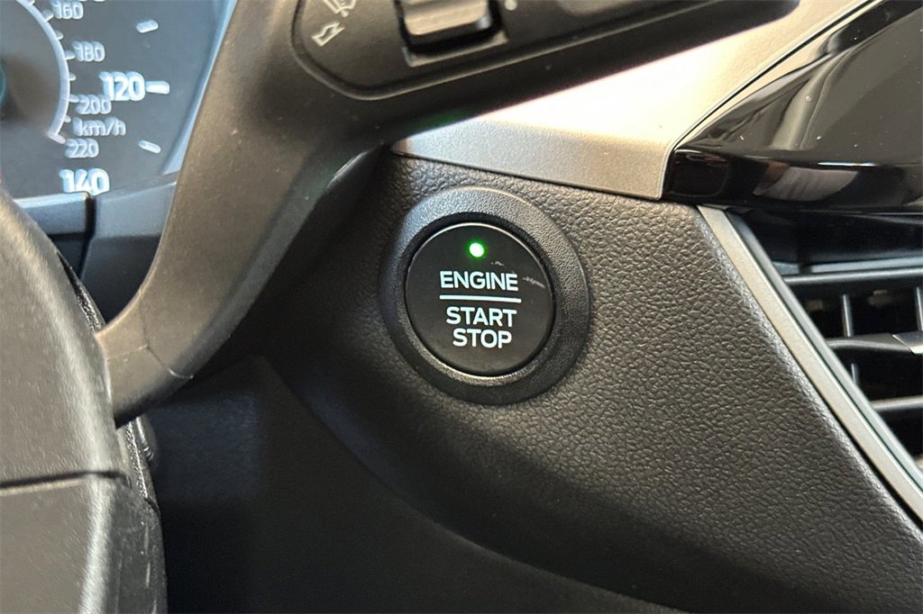 Used 2022 Ford Escape SE w/ SE Sport Appearance Package image 25