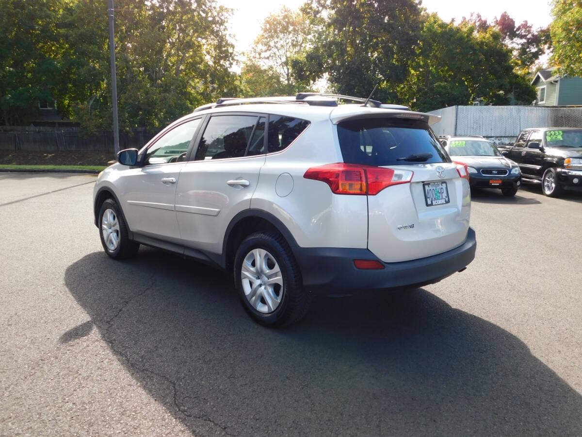 Used 2015 Toyota RAV4 LE AWD/4WD image 3