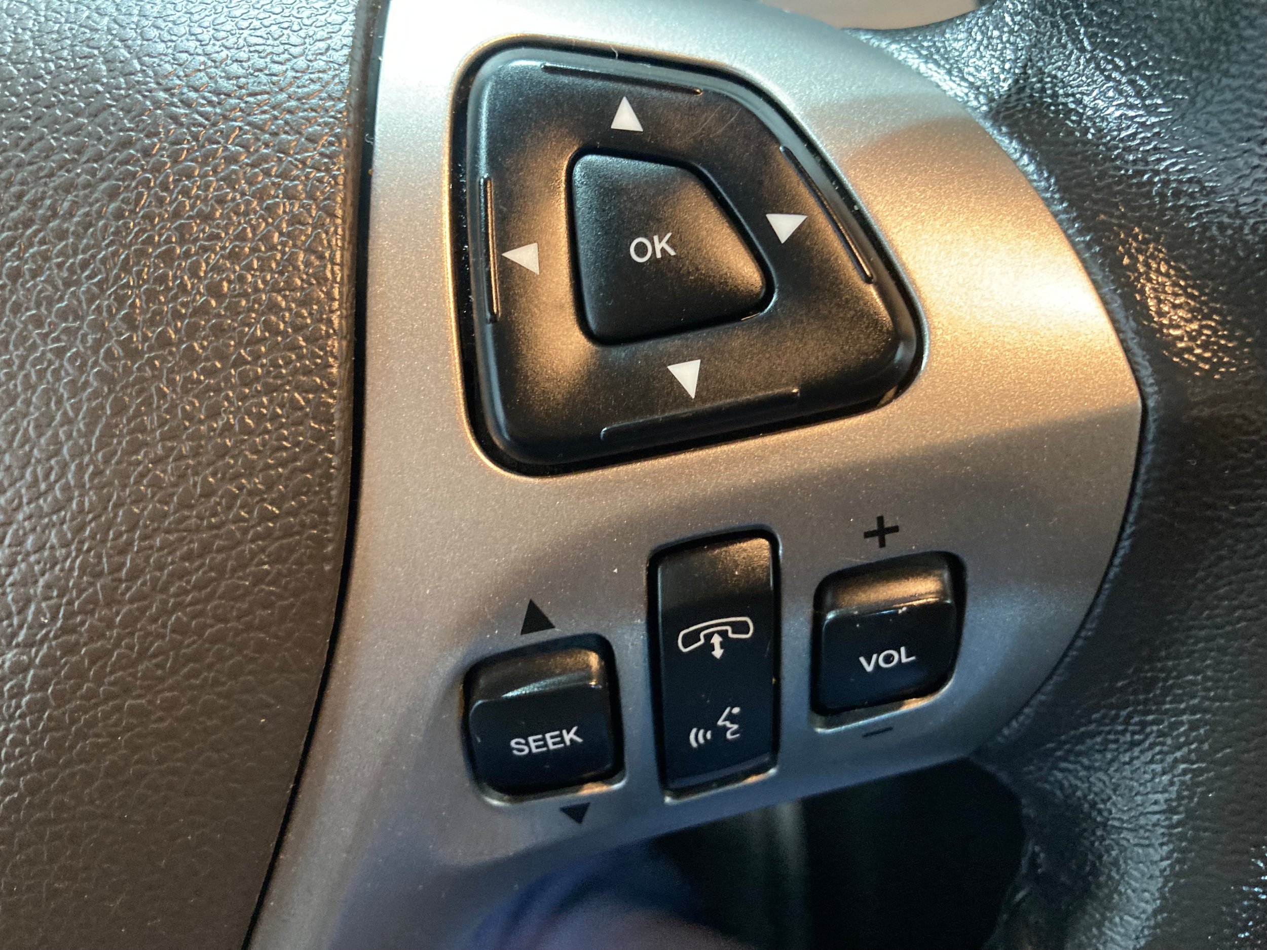 Used 2013 Ford Taurus SEL FWD image 21