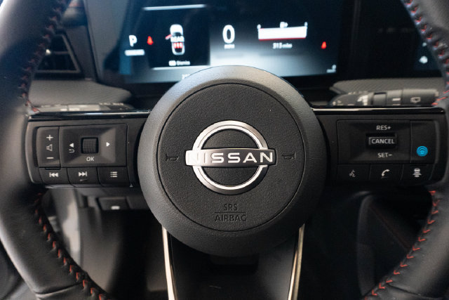 Used 2025 Nissan Kicks SR AWD/4WD image 8