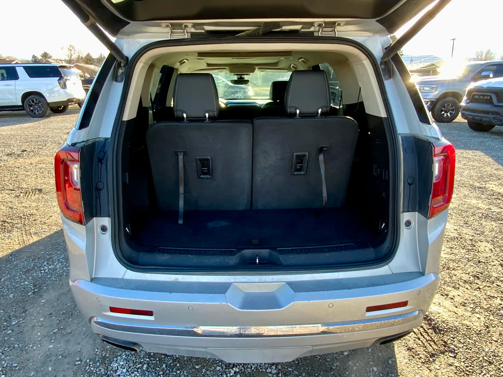 Used 2020 GMC Acadia Denali w/ Denali Ultimate Package image 16