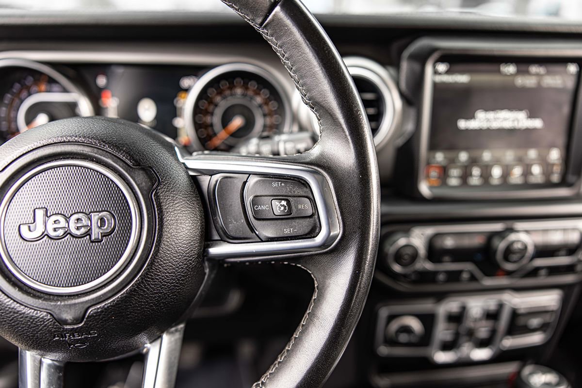 Used 2018 Jeep Wrangler Unlimited Sahara image 24