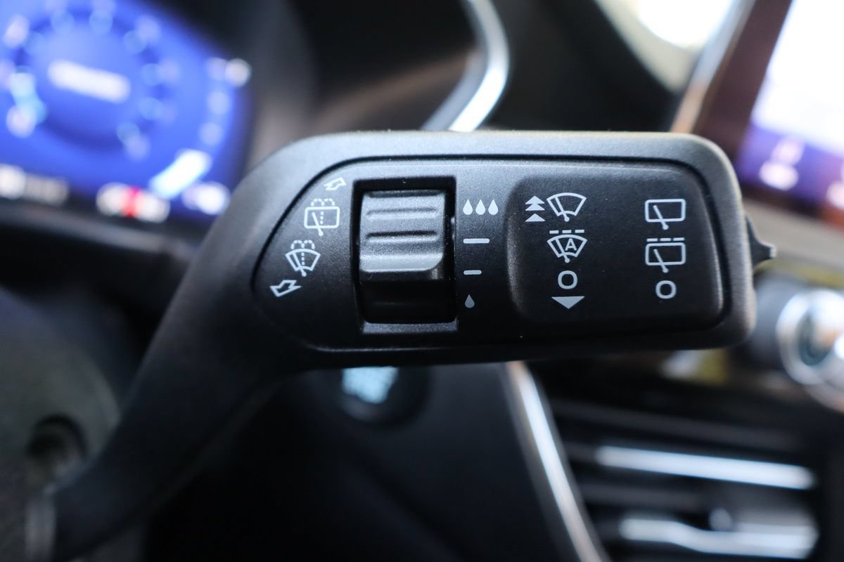 Used 2020 Ford Escape Titanium AWD/4WD image 33