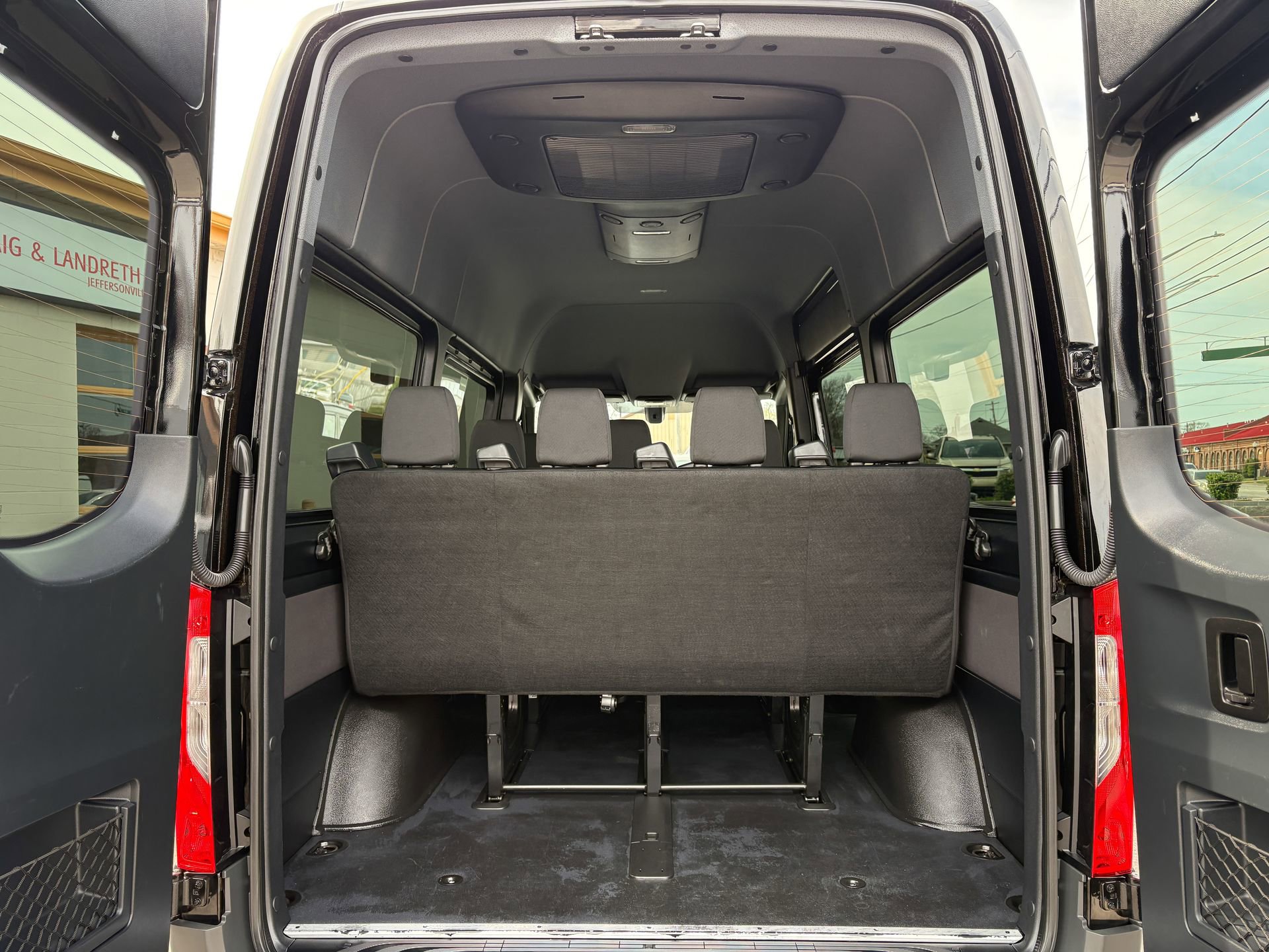 Used 2024 Mercedes-Benz Sprinter 2500 image 40