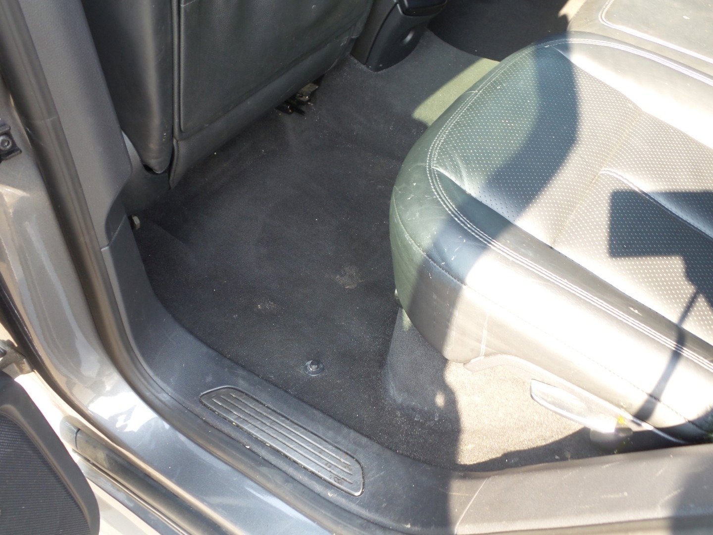 Used 2013 Porsche Cayenne GTS image 31