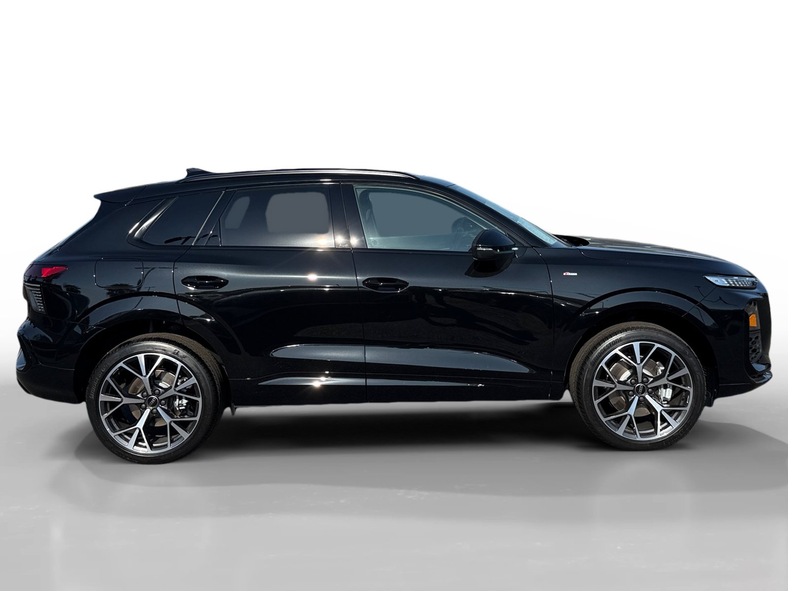 New 2026 Audi Q3 quattro 2.0T AWD/4WD image 6