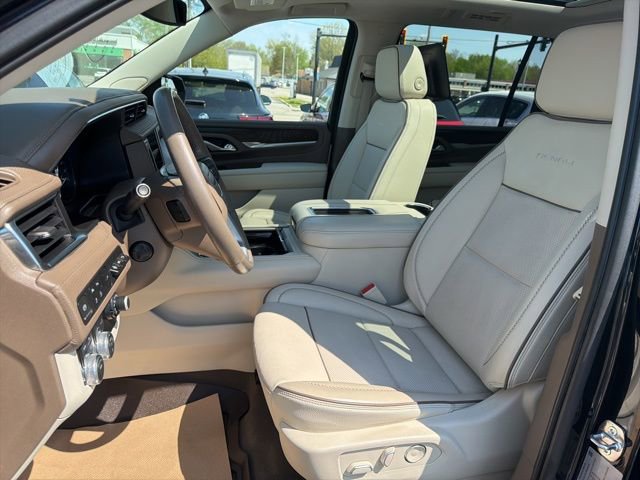 Used 2021 GMC Yukon XL Denali AWD/4WD image 12