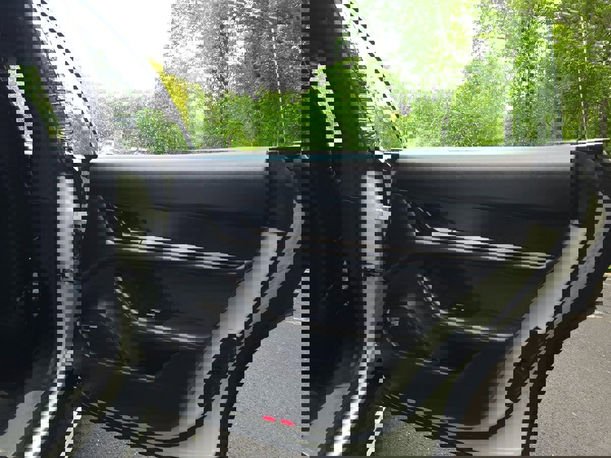 Used 2020 Porsche Taycan 4S w/ Premium Package image 24