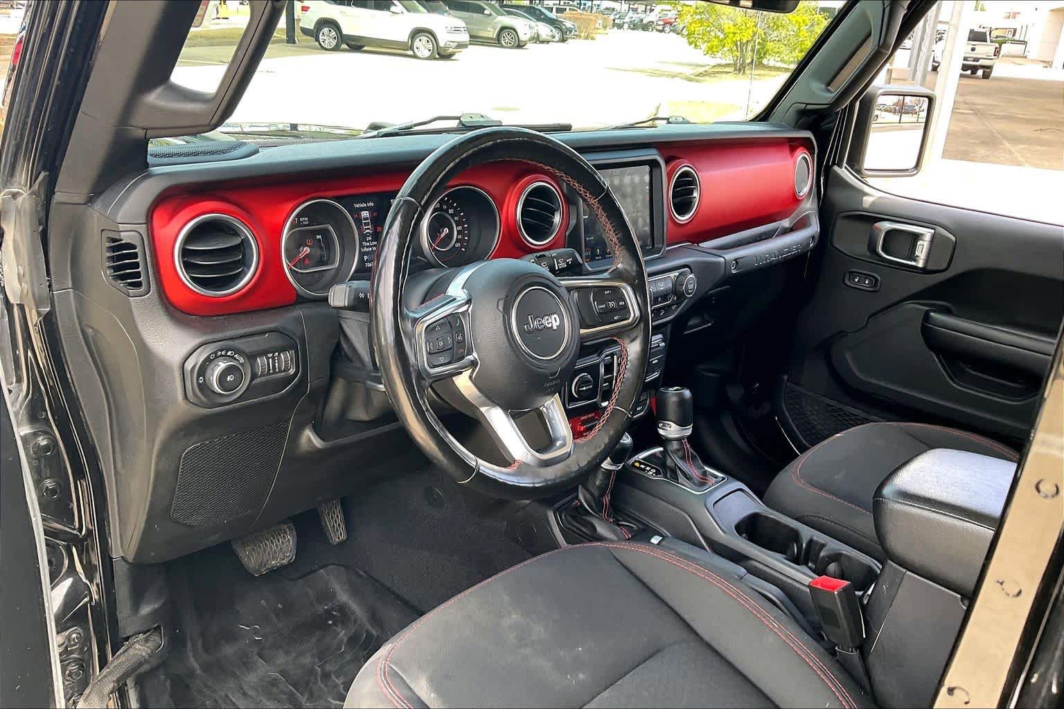 Used 2019 Jeep Wrangler Unlimited Rubicon w/ Dual Top Group AWD/4WD image 16