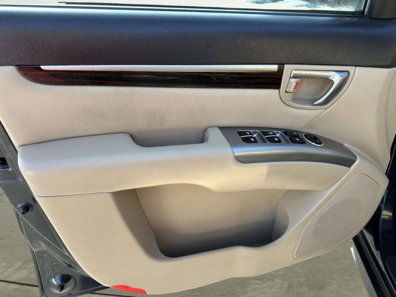 Used 2011 Hyundai Santa Fe GLS FWD image 11