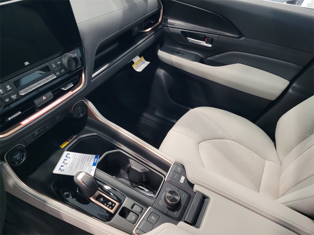 New 2026 Toyota Grand Highlander AWD Hybrid image 10