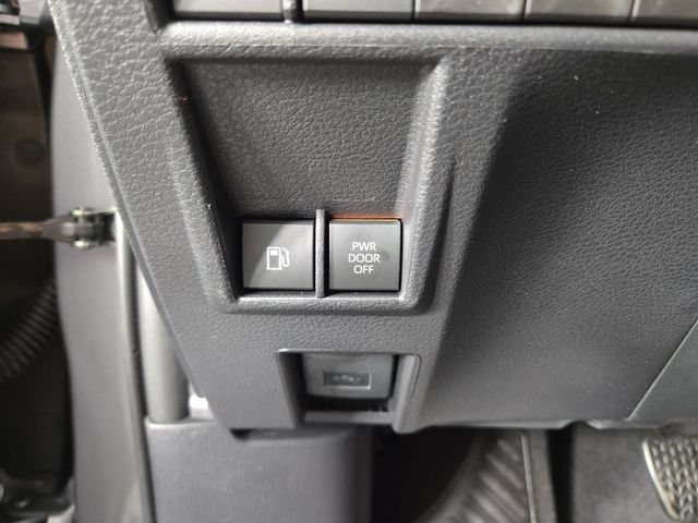 New 2026 Toyota Sienna XLE FWD image 28