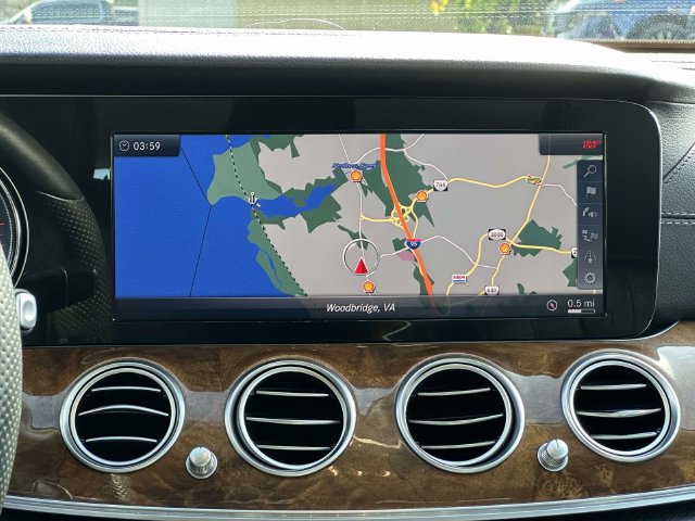 Used 2018 Mercedes-Benz E 300 4MATIC image 3