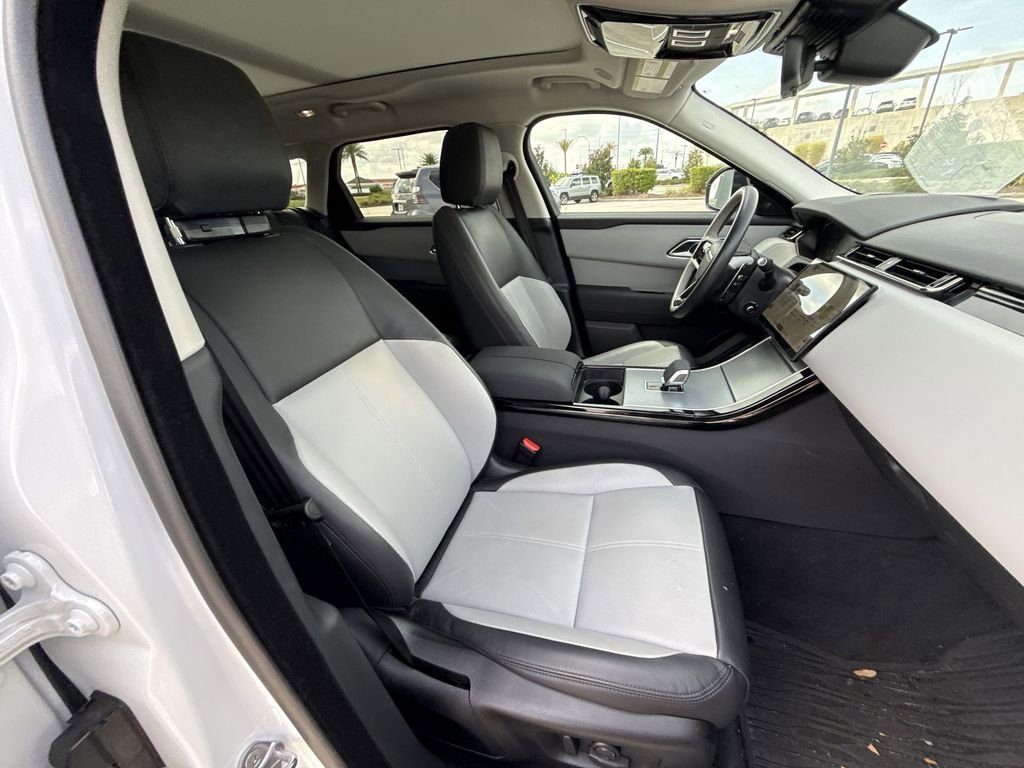 Used 2025 Land Rover Range Rover Velar S image 16
