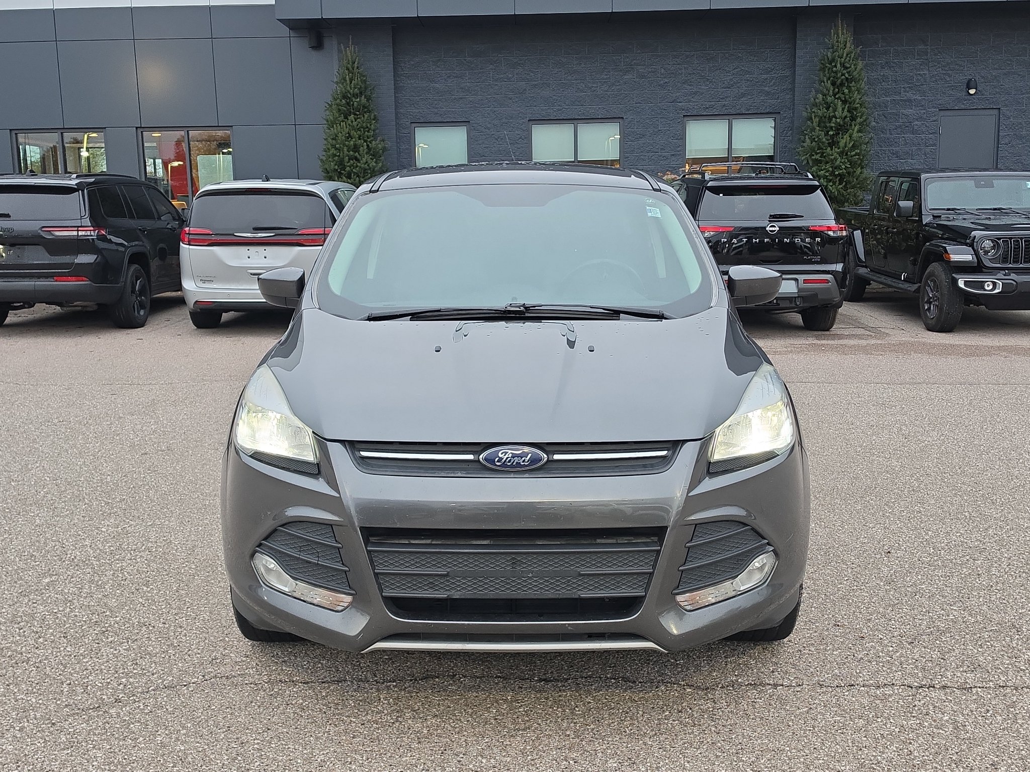 Used 2016 Ford Escape SE FWD image 2