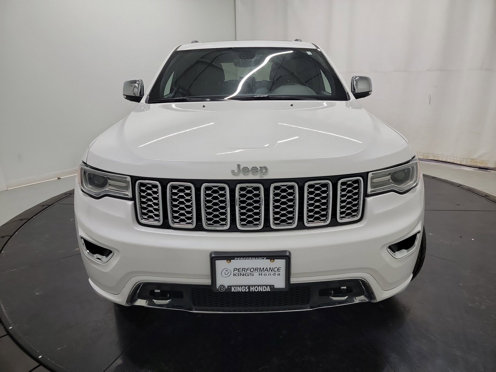 Used 2021 Jeep Grand Cherokee Overland image 2