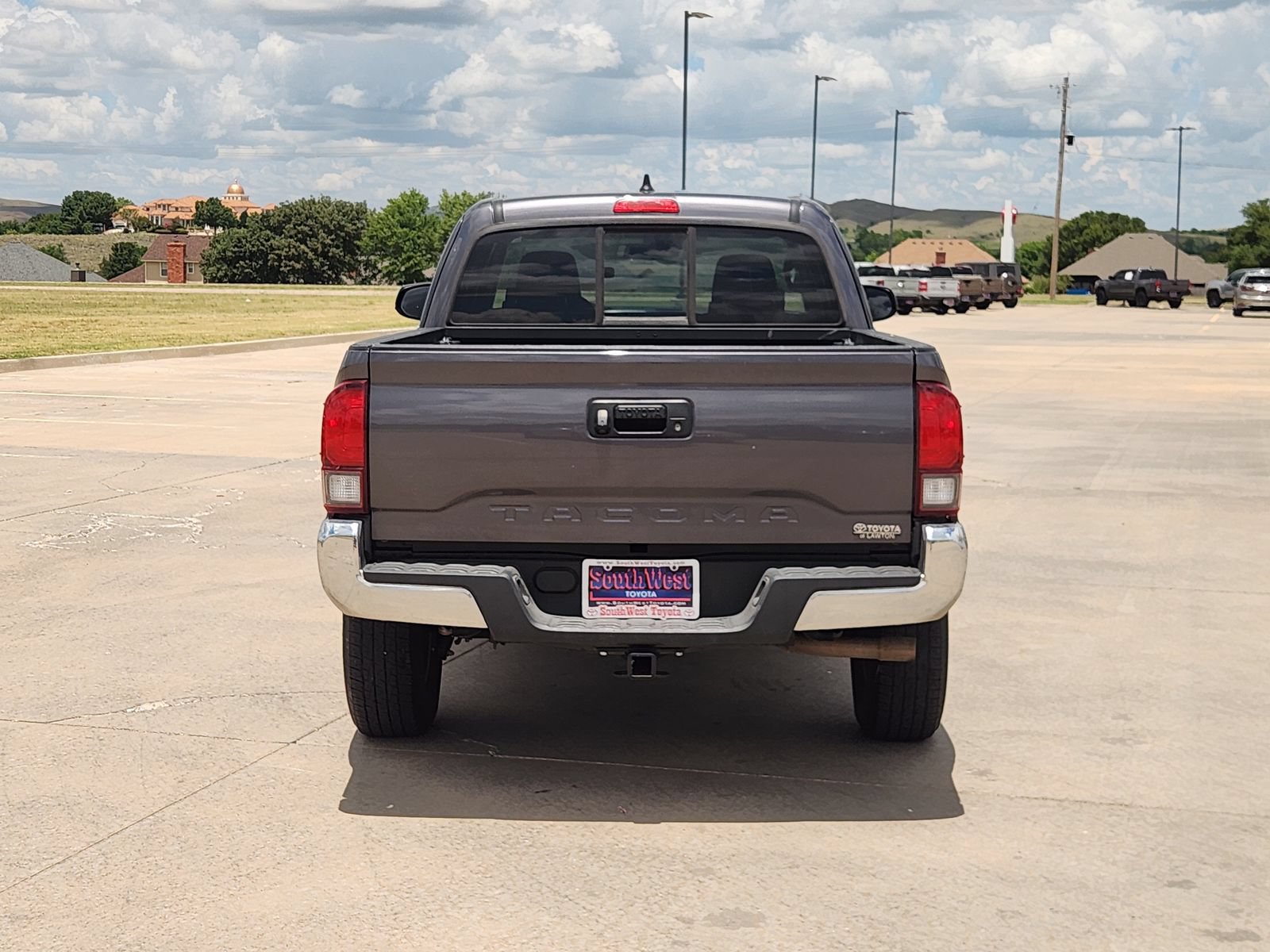 Used 2022 Toyota Tacoma SR5 RWD image 8