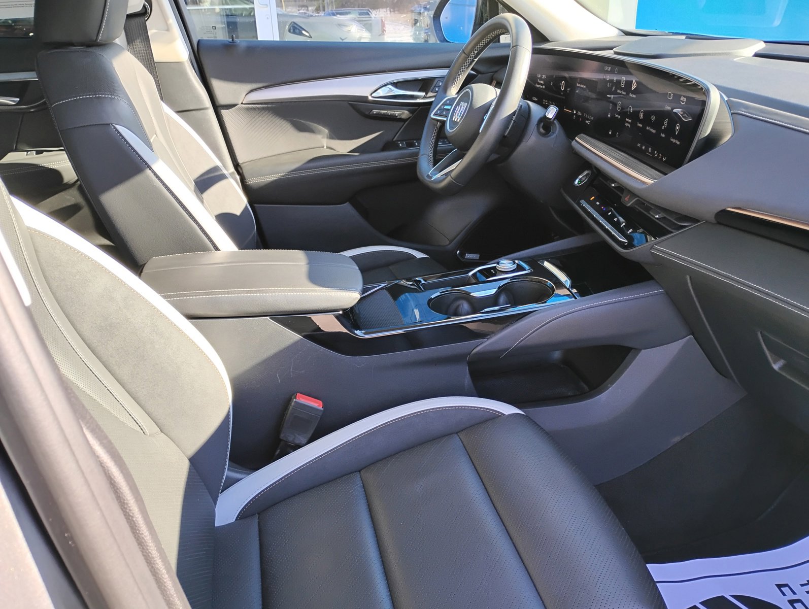 Used 2025 Buick Envision Sport Touring image 12