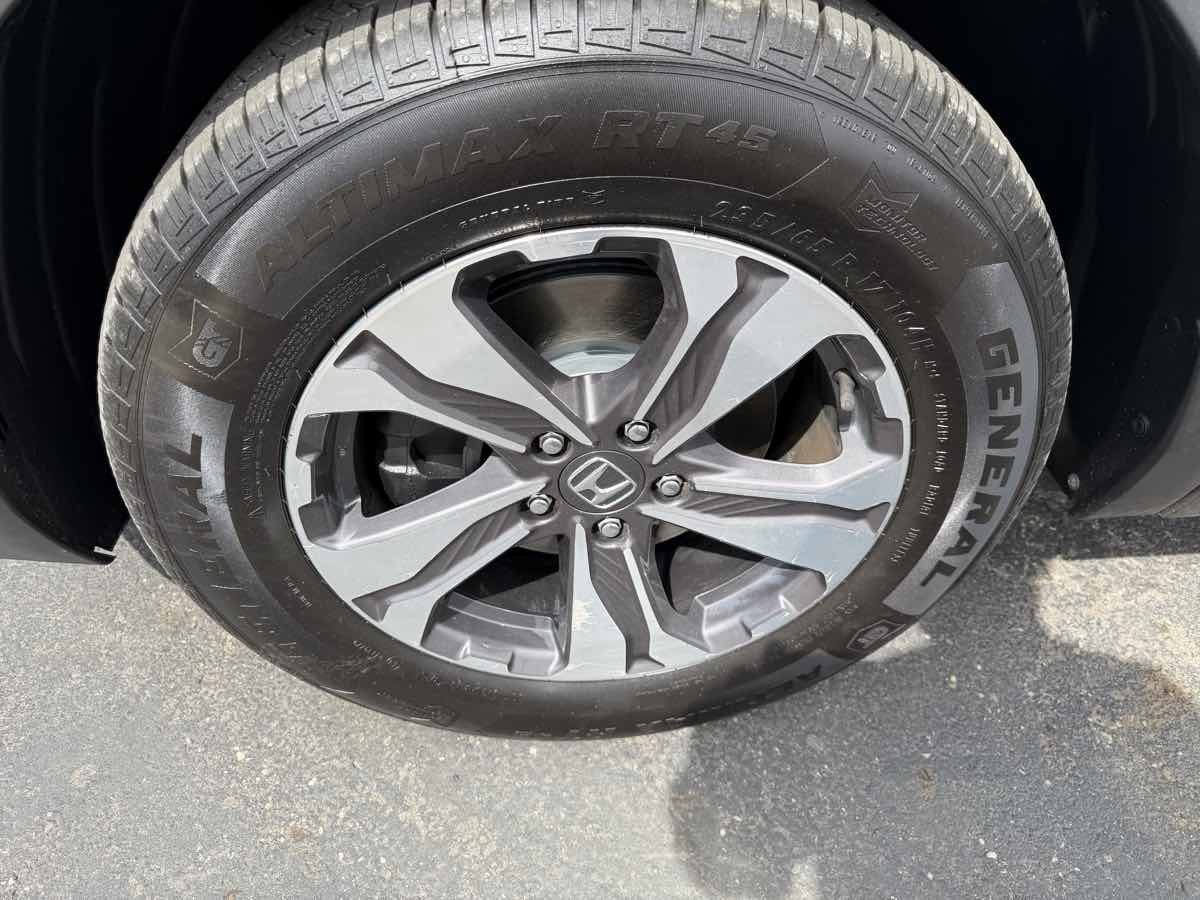 Used 2017 Honda CR-V LX image 8