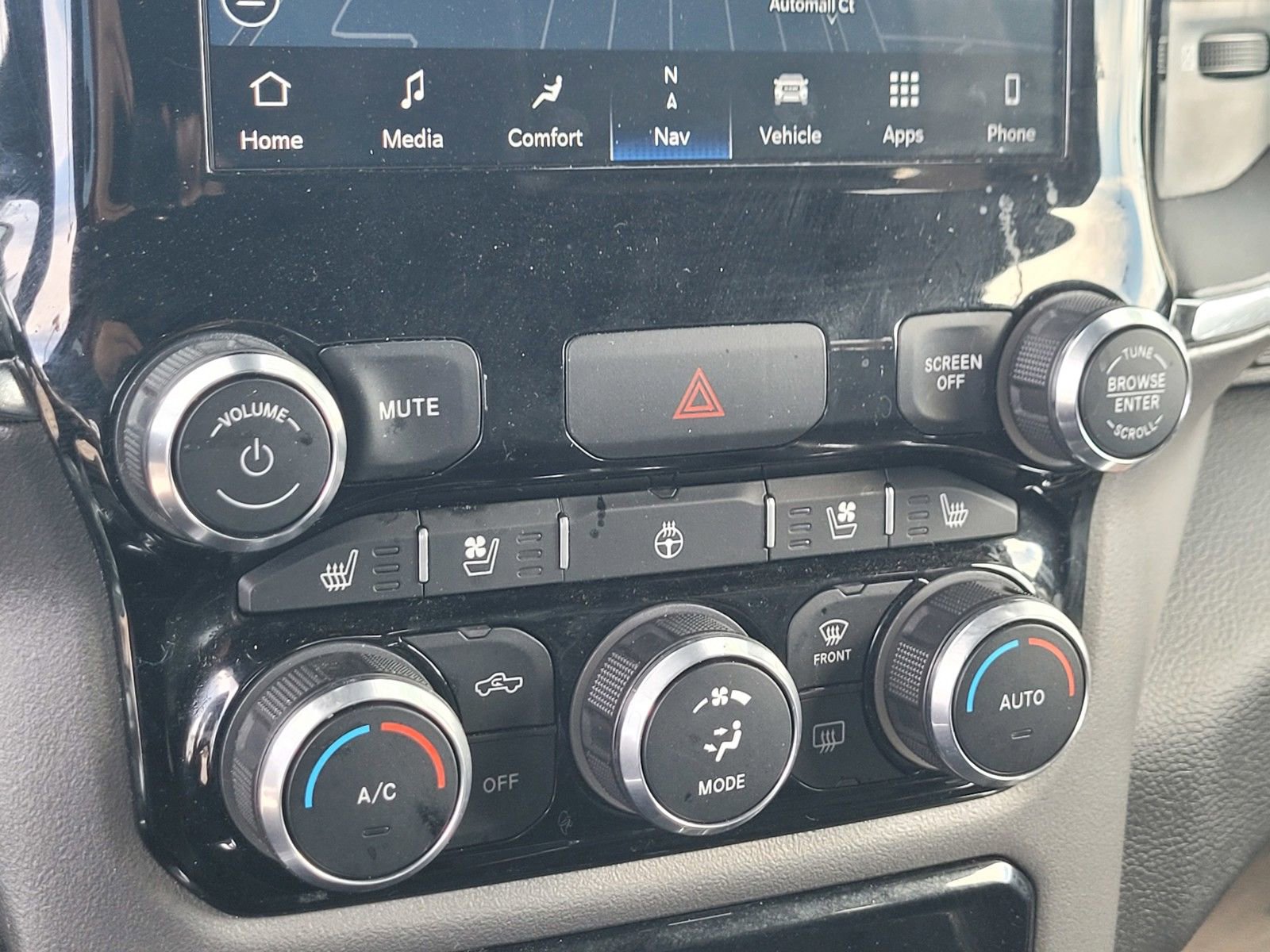 Used 2024 RAM 1500 Laramie image 20