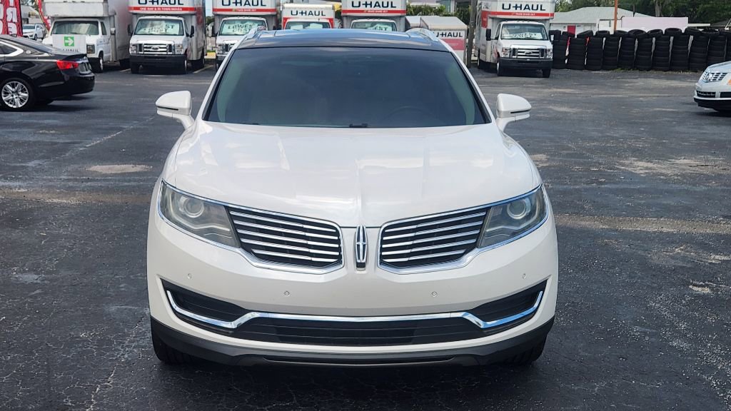 Used 2016 Lincoln MKX Reserve w/ Technology Package FWD image 9