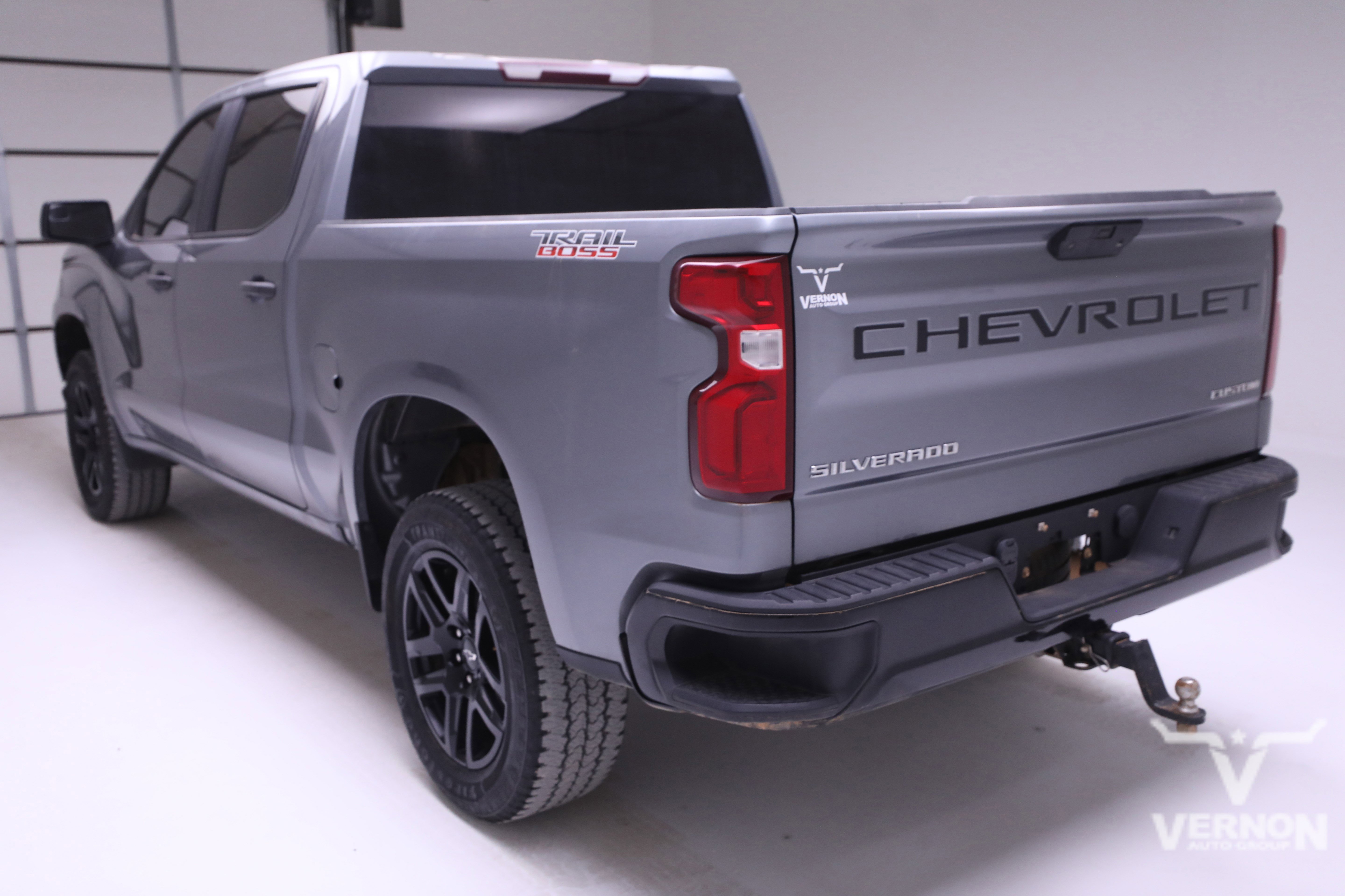 Used 2022 Chevrolet Silverado 1500 Custom Trail Boss w/ LPO, Dark Essentials Package image 3